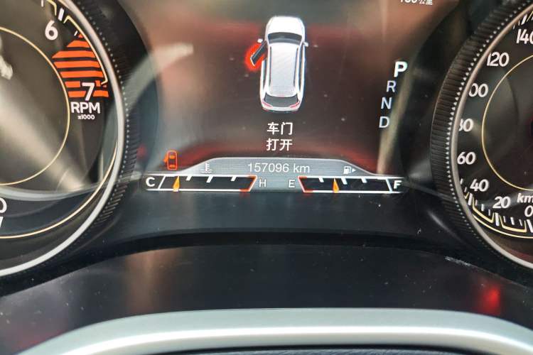 Used Jeep Cherokee 2016 2.4L Professional Edition Odometer Close Up