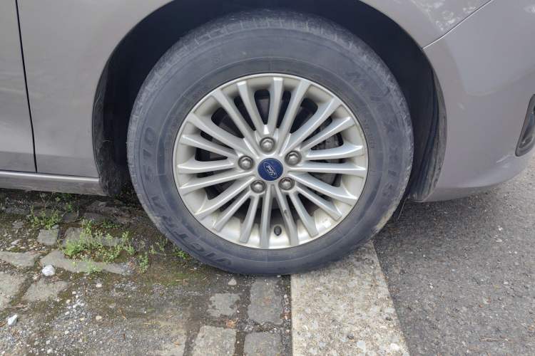 Used Ford Escort 2015 1.5L Manual Comfort Model
