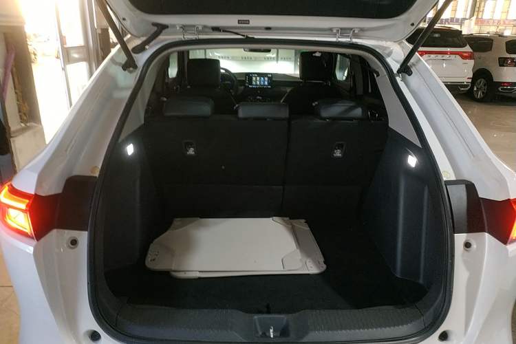 Used Honda Vezel 2023 1.5L CVT Pioneer Edition