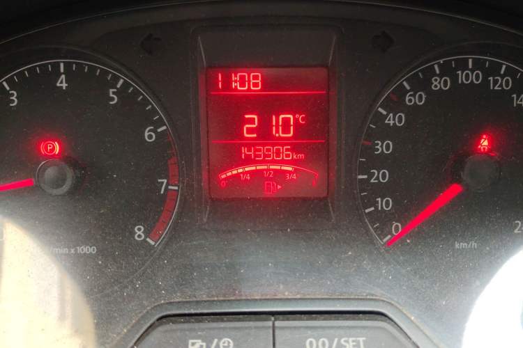 Used Volkswagen Jetta 2013 1.4L Manual Fashion Model Odometer Close Up