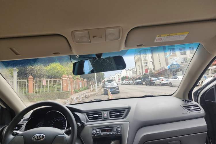 Used Kia K2 2015 Sedan 1.4L MT GLS