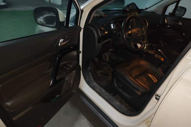 Used GAC Trumpchi GS4 2017 235T Manual Two-Wheel Drive Luxury Edition Driver Seat