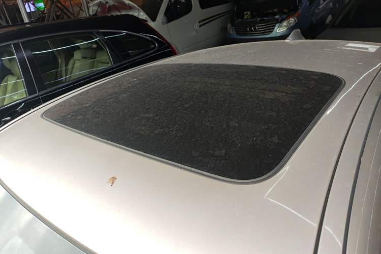 Used BMW 5 Series 2014 525Li Leading Model
