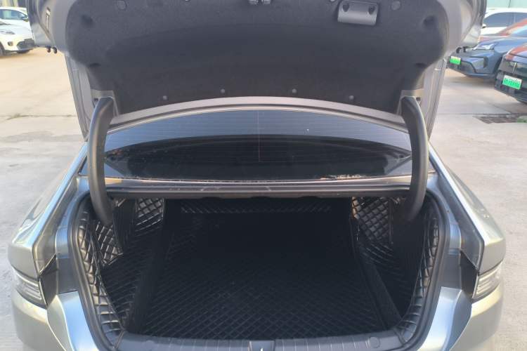 Used BYD Destroyer 05 2024 Honor Edition DM-i 120KM Luxury Model Trunk