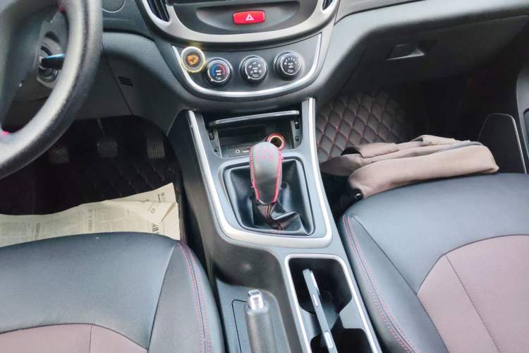 Used Baojun 560 2015 1.8L manual Comfort trim level
