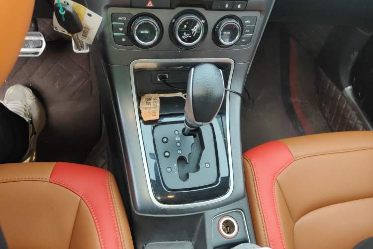 Used Citroen C4 Sega 2016 1.6L Automatic Luxury Model Gear Lever