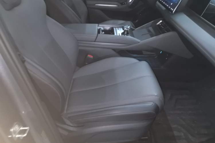 Used BYD Qin L 2025 DM-i Smart Drive 120KM Leading Model