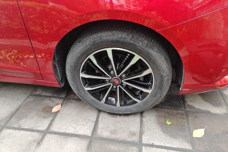 Used Roewe i5 2020 1.5L Automatic 4G Connect Luxury Flagship Edition Right Front Wheel Hub