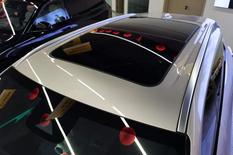 Used Lynk & Co 08 EM-P 2025 245km Ultra-Long Range Halo Roof