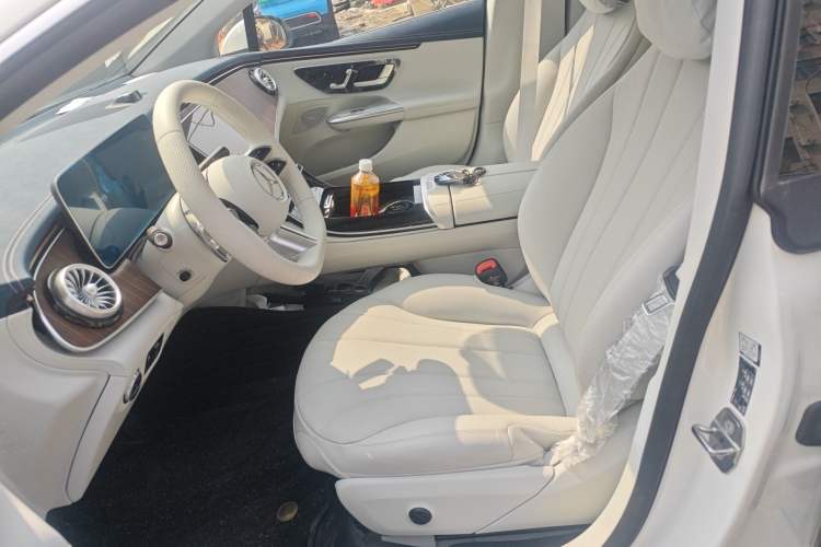 Used Mercedes-Benz EQE 2025 500 4MATIC Pioneer Edition Left Front Seat