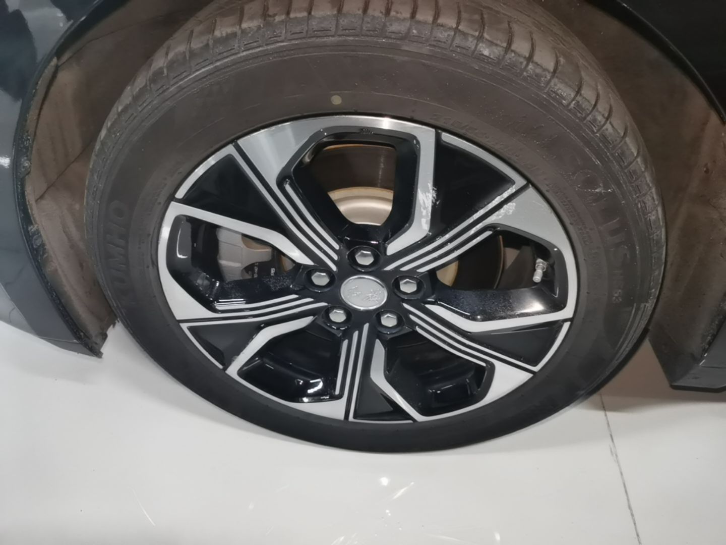 Hongqi E-QM5 2023 Base Travel Edition — снимка 10