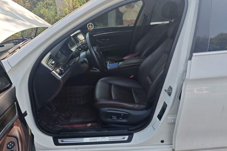 Used BMW 5 Series 2014 525Li Luxury Design Package