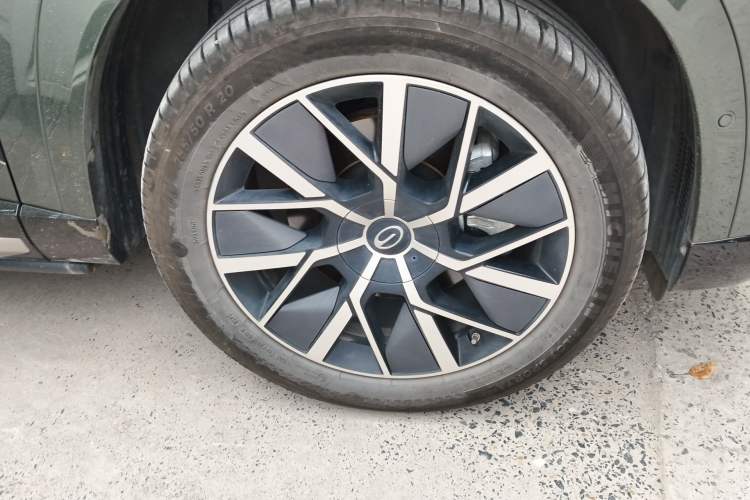 Used GAC Trumpchi Xiangwang S7 2025 180km Ultra All-Wheel Drive LiDAR Edition Right Front Wheel Hub