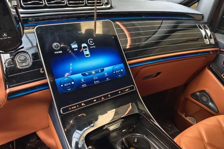 Used Mercedes-Benz Vito 2024 2.0T Business Version 7 Seats Audio And AC Panel