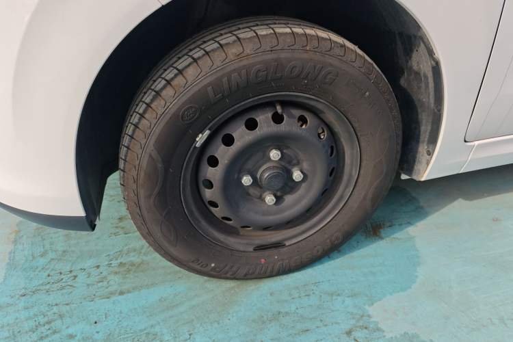 Used Wuling Hongguang New Energy 2024 All-Electric Model 300KM Standard Version
