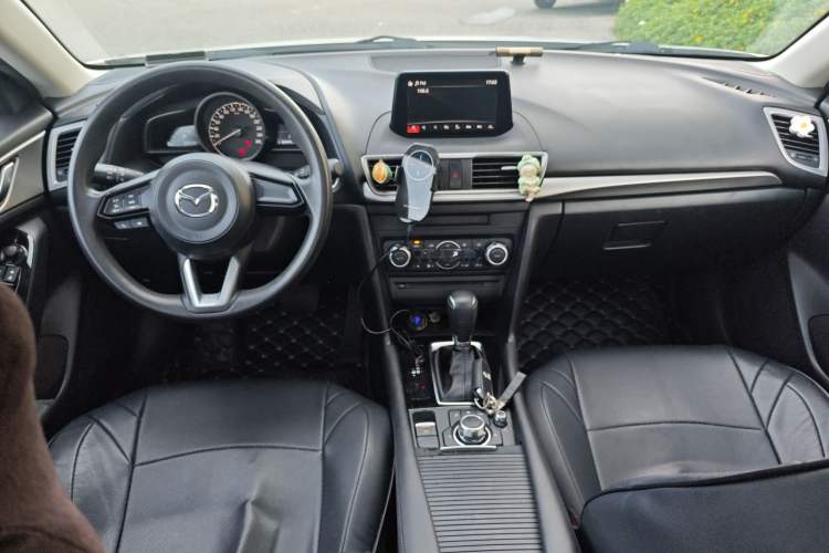 Used Mazda Mazda 3 Axela 2019 Cloud-Controlled Sedan 1.5L Automatic Luxury Model China VI Standard