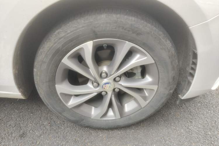 Used Buick Verano 2023 Pro Enjoyment Edition Right Front Wheel Hub