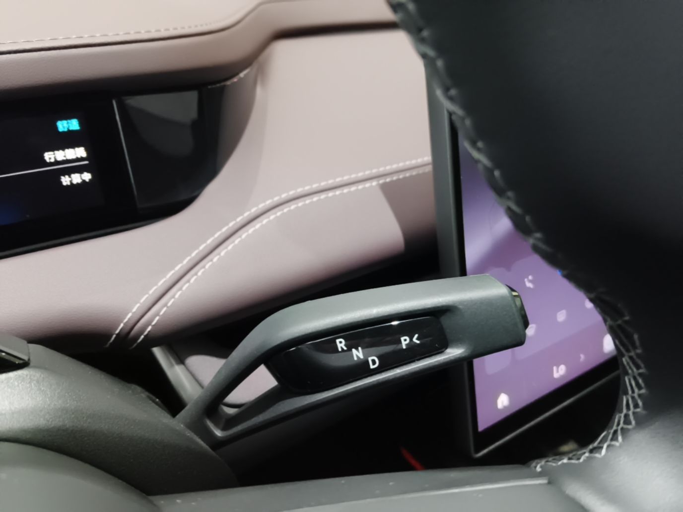 Xiaomi Auto SU7 2024 Rear-Drive Ultra-Long Range Advanced Pro-Level Intelligent Driving Version — снимка 16