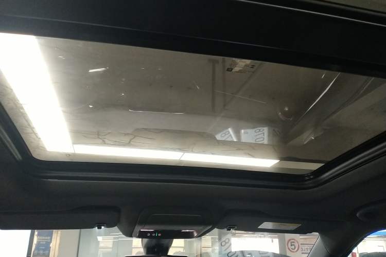 Used Chevrolet Blazer 2023 Light Hybrid 650T RS Twin-Clutch All-Wheel Drive Engine Version Headliner