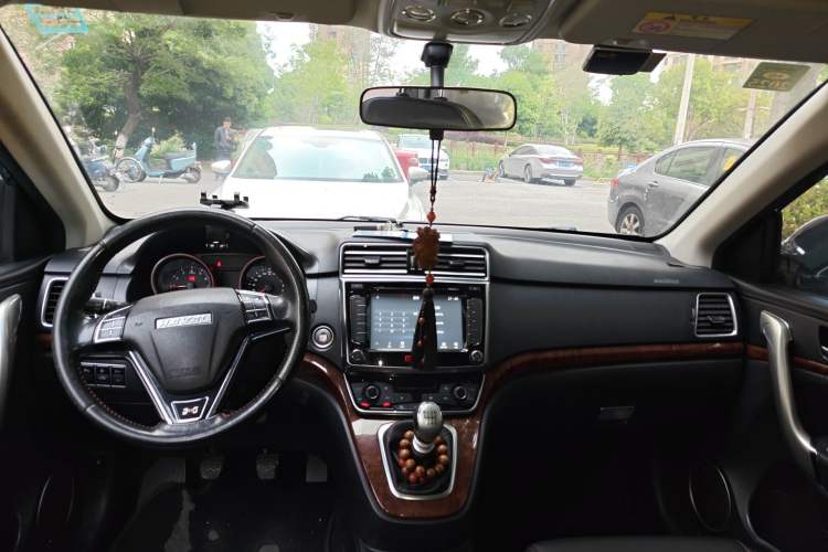 Used Haval H6 2017 Red-Label Sport Edition 1.5T Manual Two-Wheel Drive Prestige Model Center Console