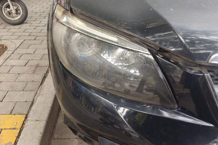 Used BYD S6 2014 2.0L Manual Luxury 5-Seater Right Front Headlight
