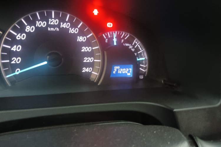 Used Toyota Camry 2012 Junrui 2.0S Radiant Edition Odometer Close Up