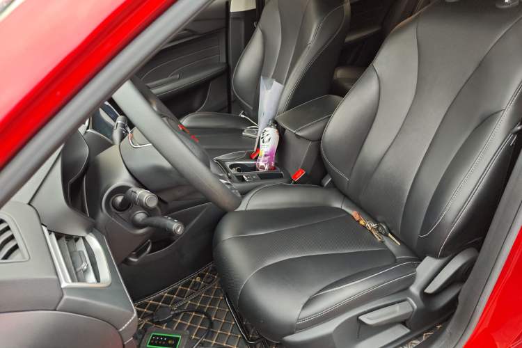 Used Roewe i5 2020 1.5L Automatic 4G Connect Luxury Flagship Edition
