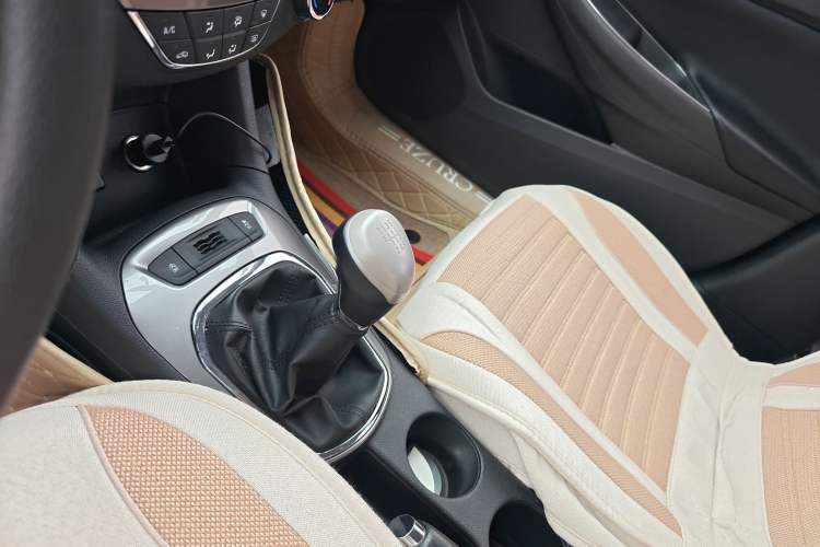 Used Chevrolet Cruze 2017 1.5L Manual Pioneer Edition
