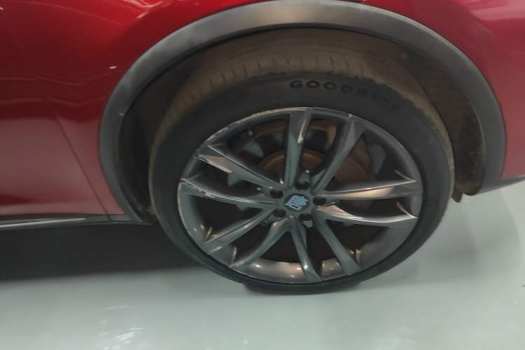 Used BYD Tang New Energy 2018 DM 2.0T All-Wheel Drive Smart Connect & Enjoyment Model 7 Seats China V Emission Standard Right Front Wheel Hub