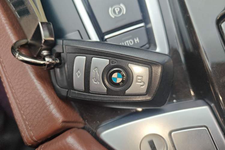 Used BMW 5 Series 2014 530Li Leading Model Vehicle Key
