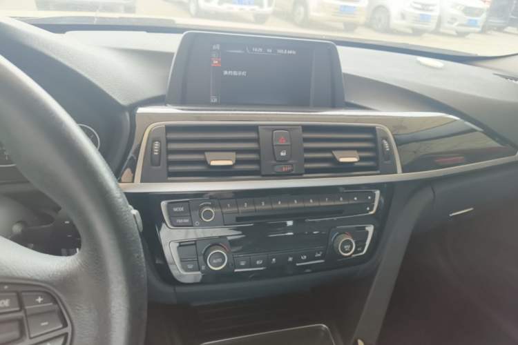 Used BMW 3 Series 2017 320Li Fashion Model
