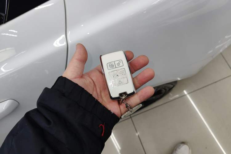 Used Jaguar XEL 2024 2.0T 250 PS R-DYNAMIC S Ebony Black Sport Edition
