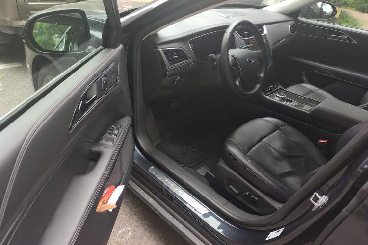 Used Ford Taurus 2019 EcoBoost 245 Premium Edition
