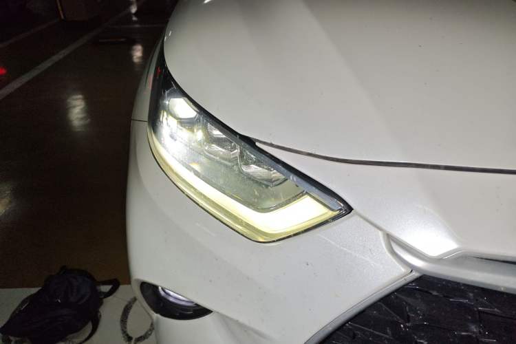 Used Toyota Highlander 2022 Dual-Engine 2.5L Two-Wheel Drive Prestige Edition 7-Seater Right Front Headlight