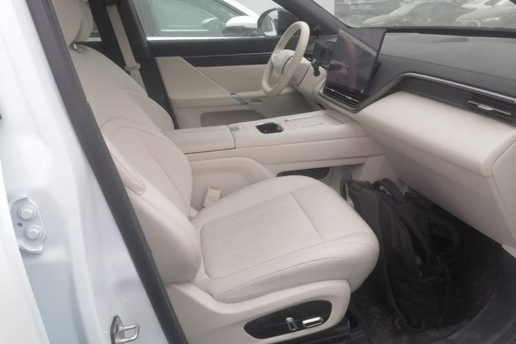 Used Dongfeng eπ eπ008 2026 Model Six-Seat Pure-Electric Family Edition