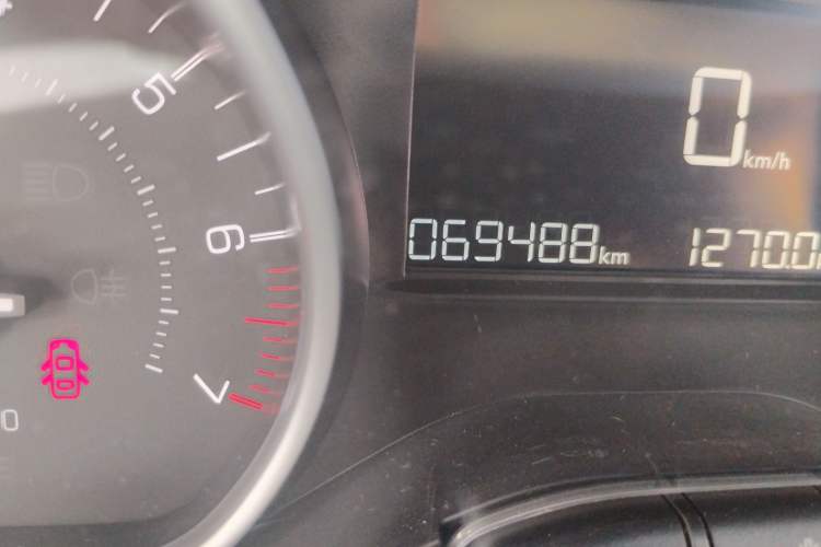 Used Peugeot 2008 2014 1.6L Manual Fashion Edition
