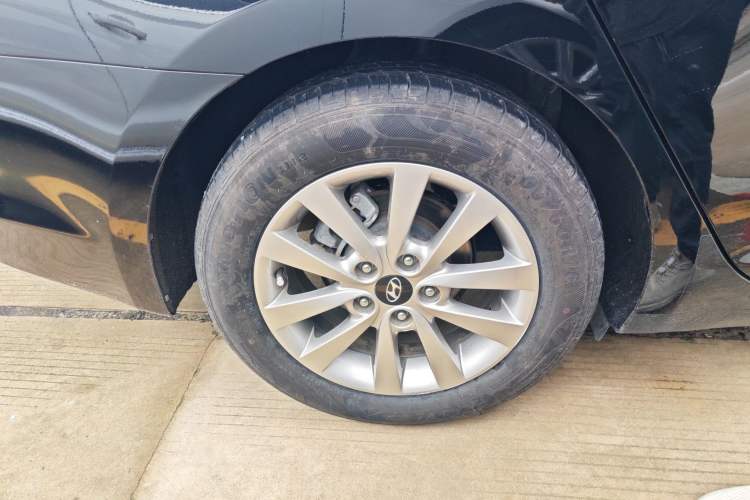 Used Hyundai Mistra 2014 1.8L Automatic Smart GLS Exterior 5