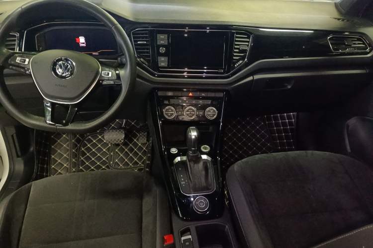 Used Volkswagen T-ROC 2019 280TSI DSG Four-Wheel Drive Luxury Version China V Standard