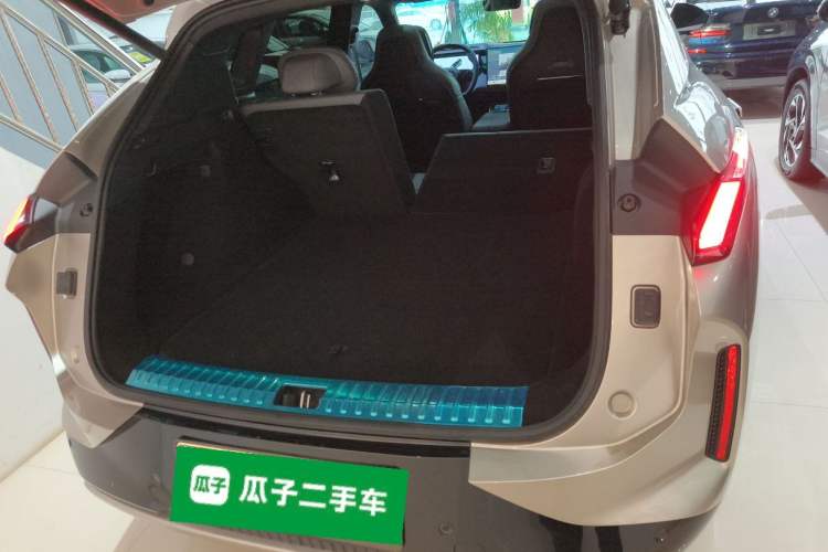 Used Lynk & Co 08 EM-P 2025 245km Ultra-Long Range Halo