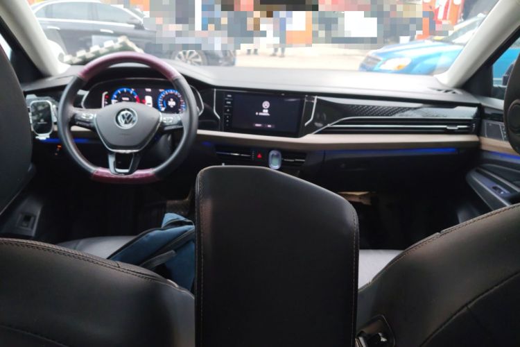 Used Volkswagen Passat 2020 Revised Version 330TSI Luxury Edition China VI Standard Center Console