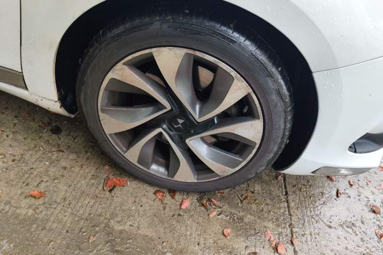 Used DS 5 2013 1.6T Prestige Edition THP200
