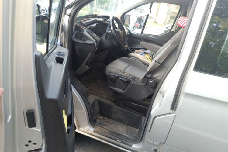 Used Ford Transit 2017 2.0T Diesel Multi-Purpose Commercial Vehicle Short Wheelbase Low Roof China V Standard
