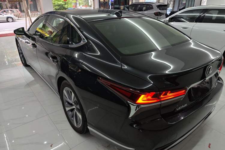 Used Lexus LS 2018 500h Excellence Edition China VI standard
