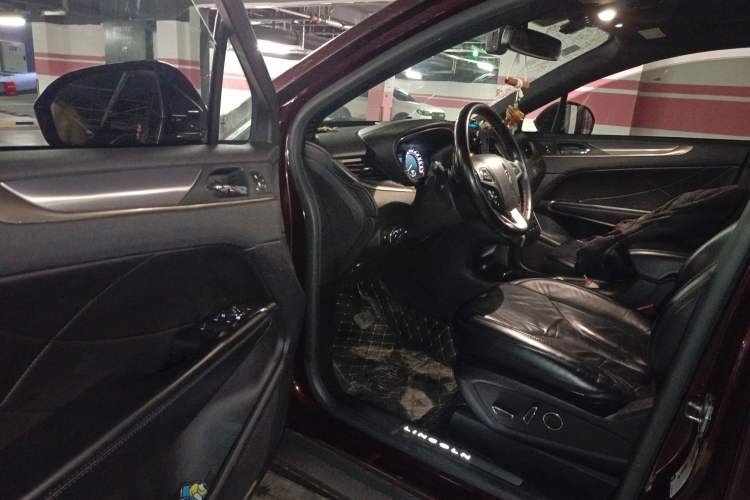 Used Lincoln MKC 2018 2.0T Two-Wheel Drive Deluxe Edition
