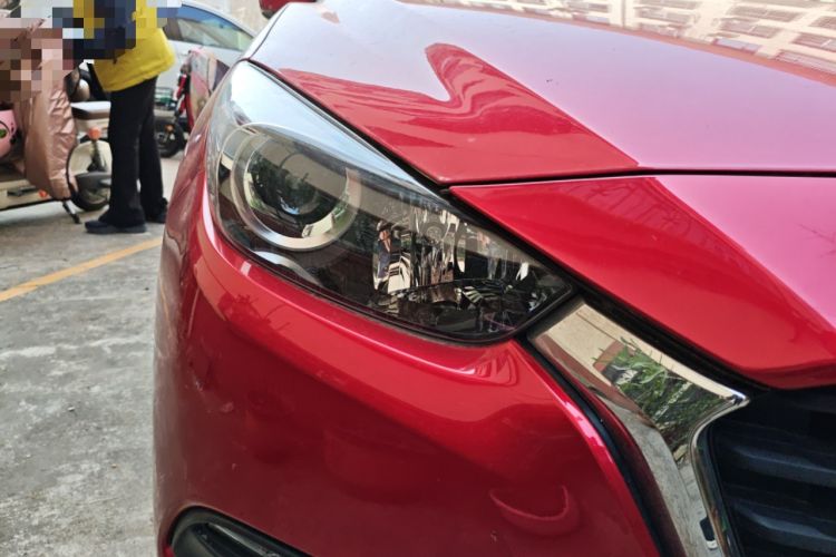 Used Mazda 3 Axela 2017 Sedan 1.5L Manual Comfort Model Emission Standard China V Right Front Headlight