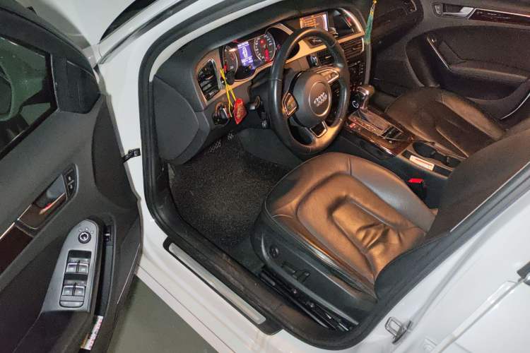 Used Audi A4L 2013 35 TFSI Automatic Comfort Model Driver Seat