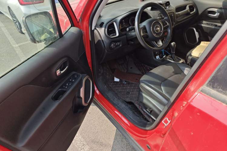 Used Jeep Renegade 2017 180TS Automatic All-Wheel Drive Versatile Edition
