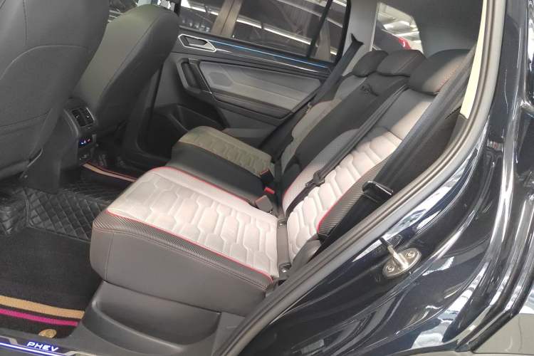 Used Volkswagen Tiguan L New Energy 2022 430 PHEV Plug-in Hybrid Prestige Edition Left Rear Seat