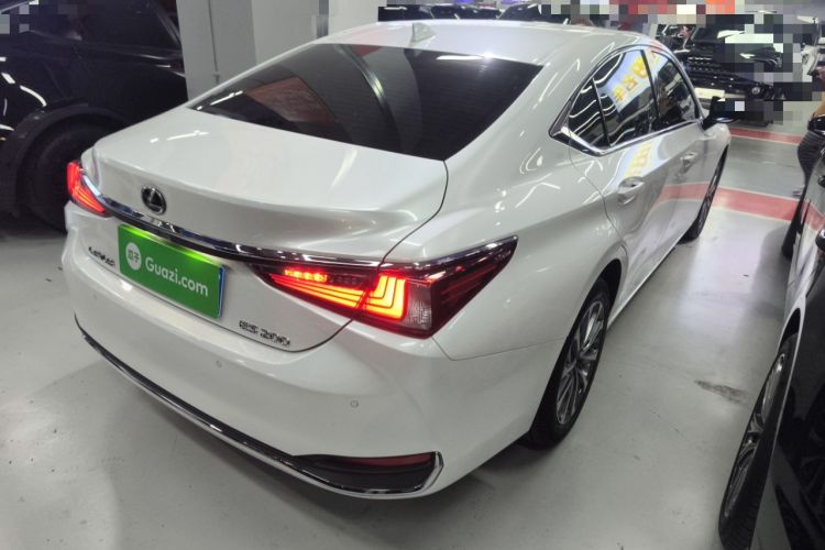 Used Lexus ES 2022 200 Excellence Edition
