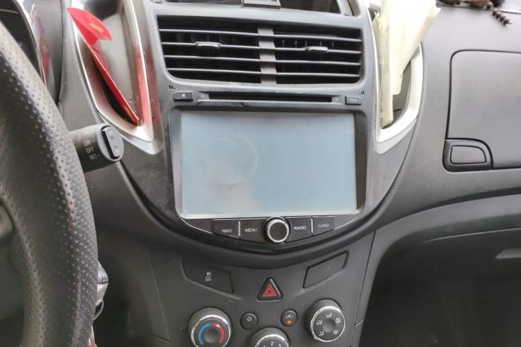 Used Chevrolet Trax 2016 1.4T Automatic Two-Wheel Drive Comfort Version with Sunroof Audio And AC Panel